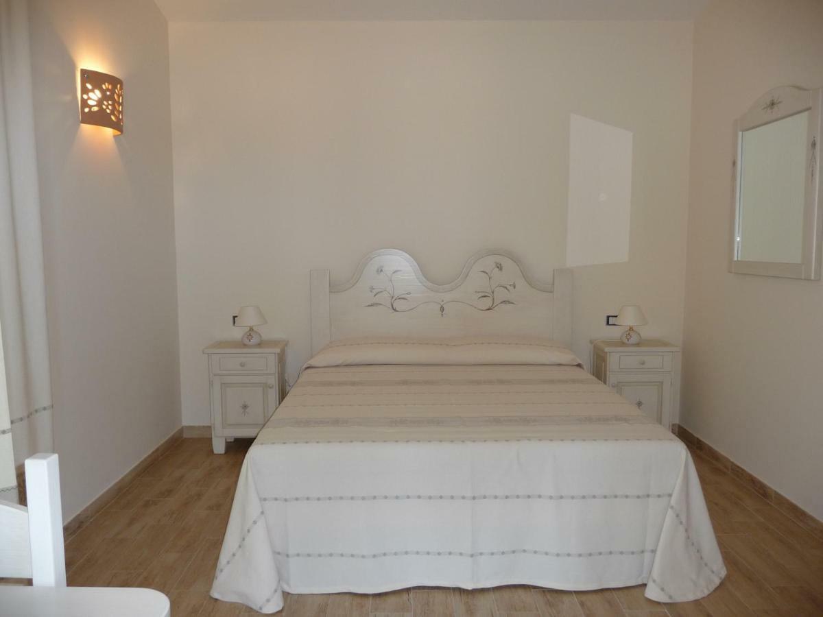 B&B Majore Олбия Екстериор снимка