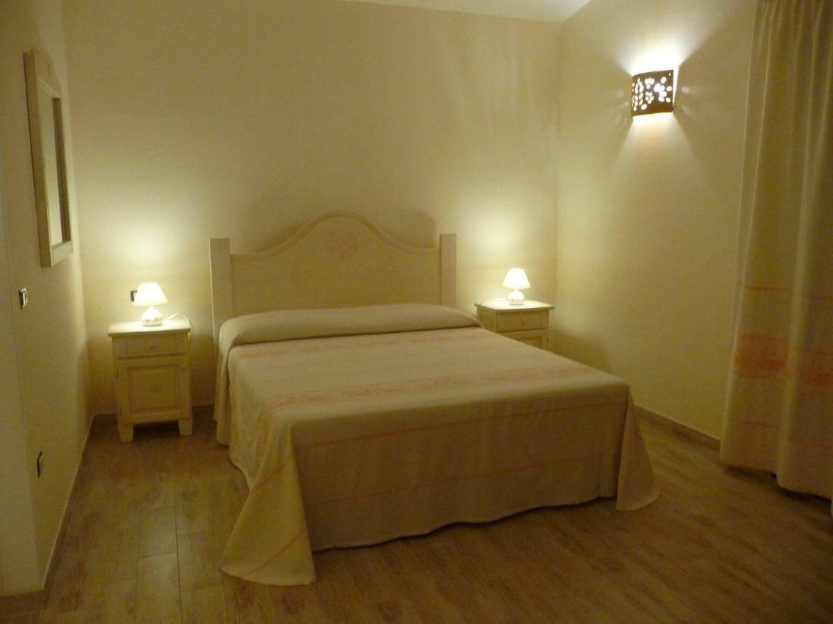 B&B Majore Олбия Екстериор снимка