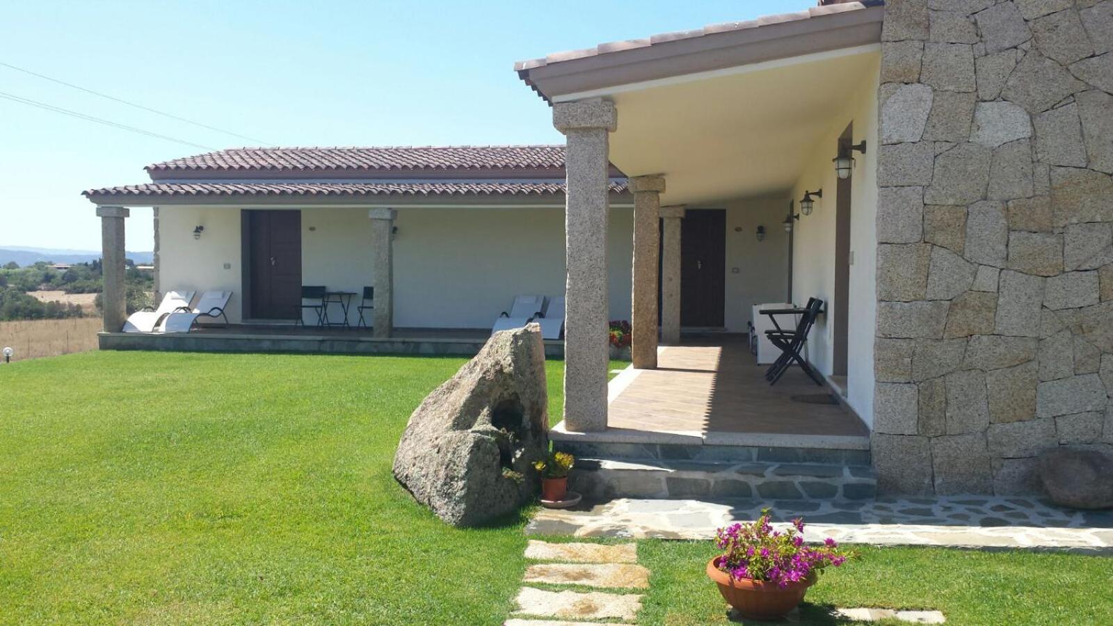 B&B Majore Олбия Екстериор снимка