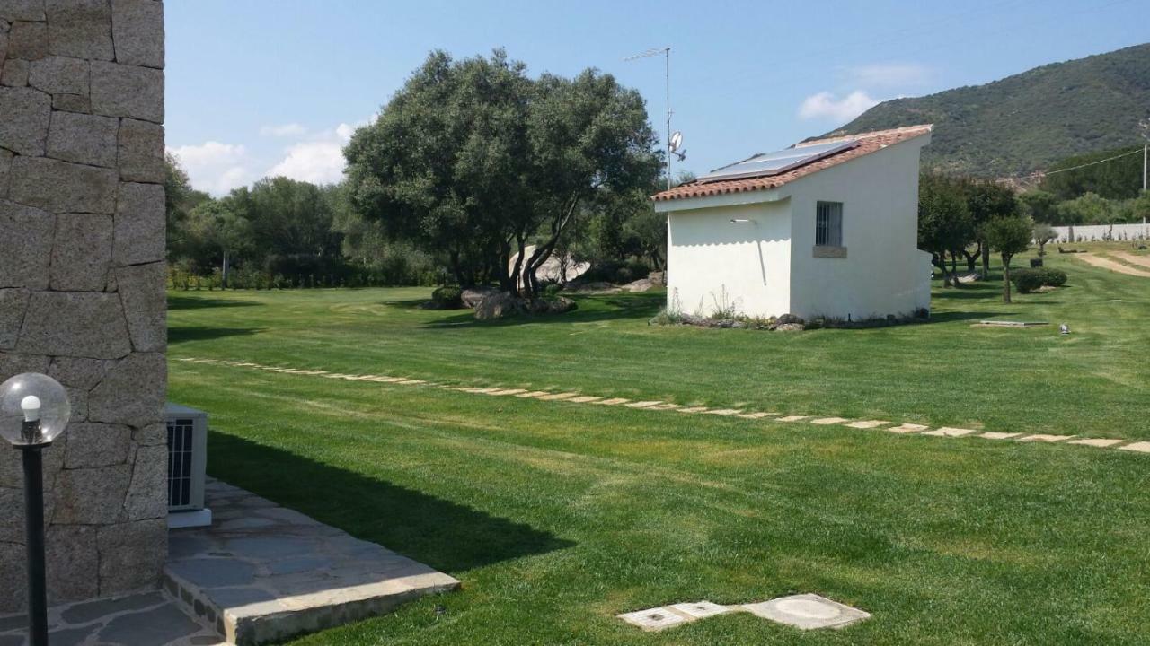 B&B Majore Олбия Екстериор снимка