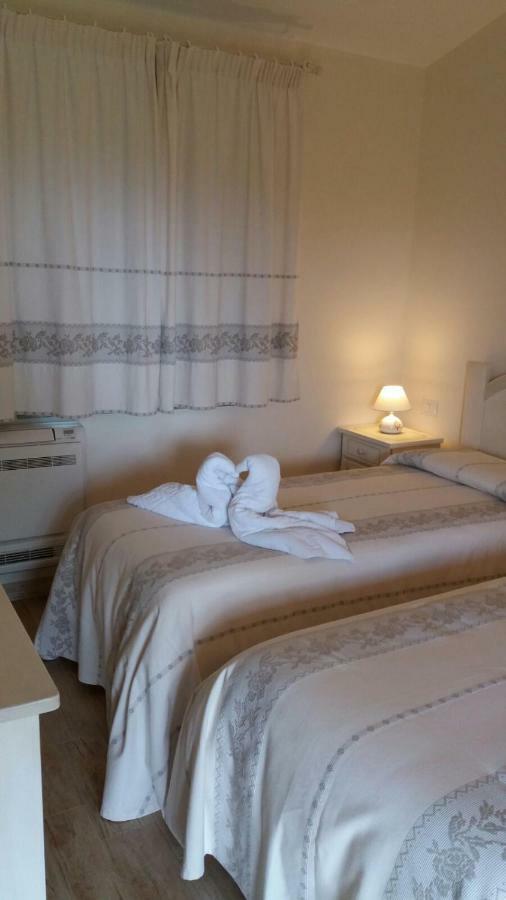 B&B Majore Олбия Екстериор снимка
