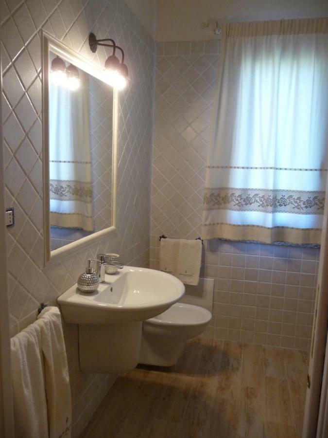 B&B Majore Олбия Екстериор снимка