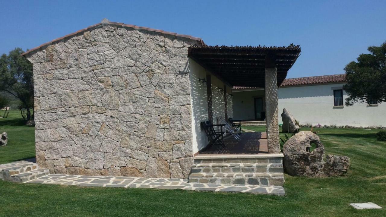 B&B Majore Олбия Екстериор снимка